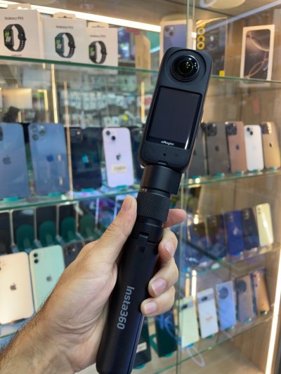 Insta 360 X3 avec 2 Perche et 2 batterie 