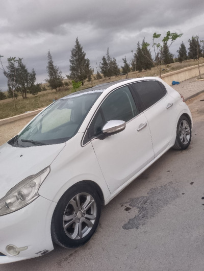 citadine-peugeot-208-2014-allure-bordj-bou-arreridj-algerie