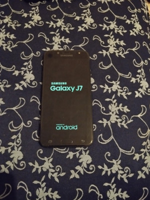 smartphones-samsung-galaxy-j7-bordj-bou-arreridj-algerie
