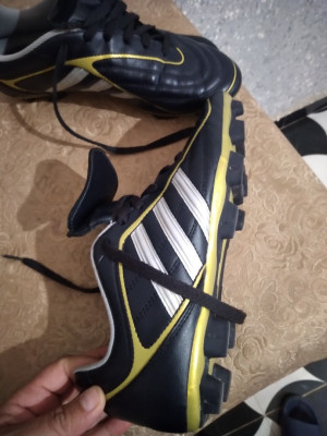 chaussures-garcon-solier-de-foot-adidass-el-kerma-oran-algerie