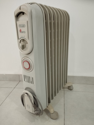 chaudieres-et-radiateurs-02-radiateur-a-bain-dhuile-marque-delonghi-bou-ismail-tipaza-algerie