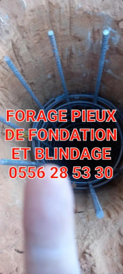 Forage Pieux De Fondation Et Blindage.