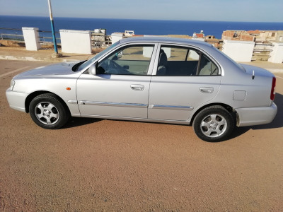 voitures-hyundai-accent-rb-4-portes-2015-mostaganem-algerie