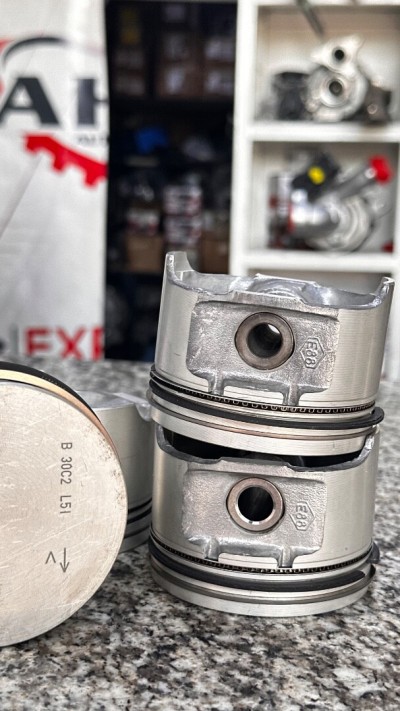 PISTON+SEGMENT 1.4 LOGAN SYMBOL  RENAULT ORIGNAL 