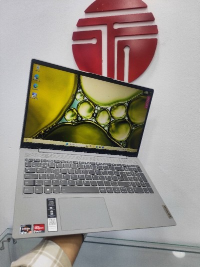 Lenovo IdeaPad 5 Ryzen 7 5700 RAM 16gb nvme 512gb Radeon graphique 
