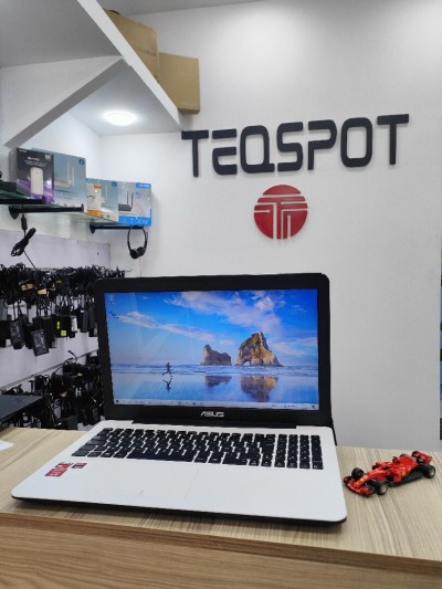 Asus x555y amd a6 7310 8gb ssd256 r5 m320