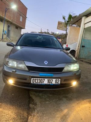 صالون-سيدان-renault-laguna-2-2002-أبو-الحسن-الشلف-الجزائر