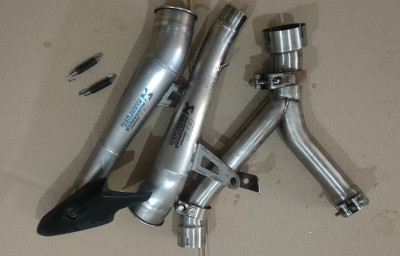 pieces-akrapovic-gp-hennaya-tlemcen-algerie