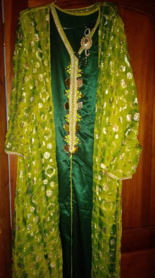 tenues-traditionnelles-caftan-en-deux-pieces-douera-alger-algerie