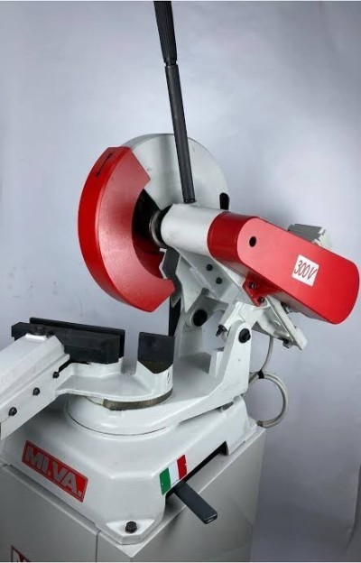 Tronçonneuse a table TV300