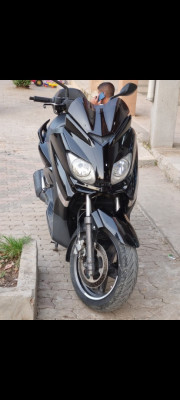 motos-scooters-yamaha-xmax-edition-sport-2015-tiaret-algerie