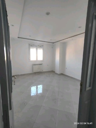 بيع شقة غرفتين الجزائر برج الكيفان