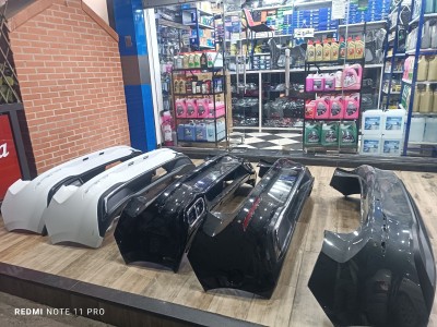 Pièces et carrosserie d'origine 