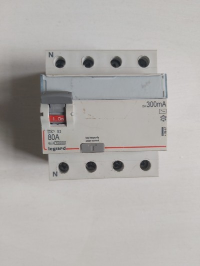 Disjoncteur différentiel triphasé 80A/300mA LegrandLegrand