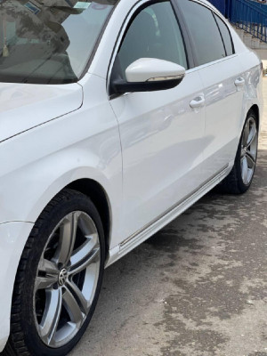 voitures-volkswagen-passat-2013-r-line-tipaza-algerie