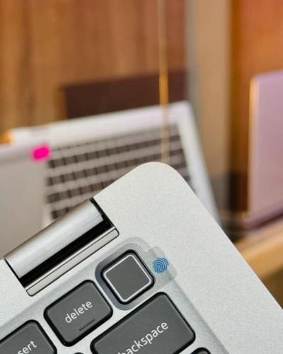 DELL LATITUDE 7330/I7 -1265U 5ghz/16GB DDR5/512 ssd/iris xe graphique4gb/14.1 pouce FHD+ X360TACTILE