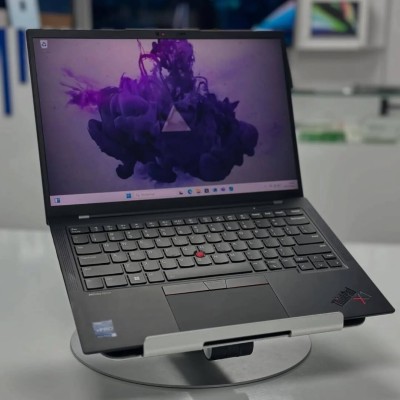 LENOVO THINKPAD X1 CARBONE GEN 11 INTEL I7-1355U EVO 16GB DDR5 256GB SSD 14 POUCE 3K OLED 