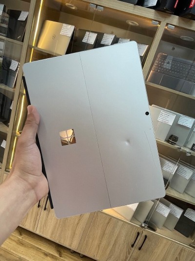 Surface pro 8 i5-1135G7 8gb 128ssd plus stylet