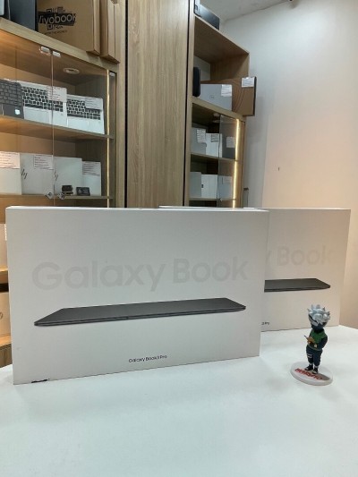 Samsung galaxy book3 Pro i5-1340P 8gb 256ssd