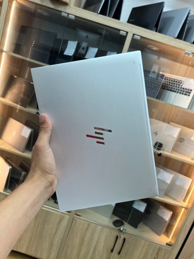 Hp elitebook 830 G10 i7-1365U 16gb ddr5 512ssd