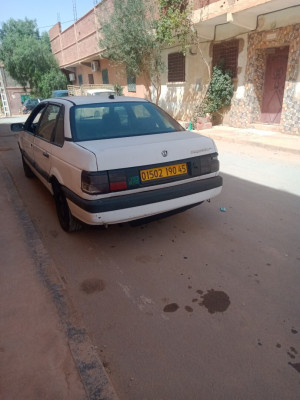 voitures-volkswagen-passat-1990-mecheria-naama-algerie