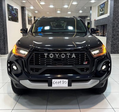 Toyota Hilux 2025 GR full options