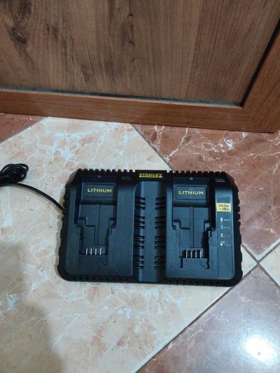 Chargeur Stanley FATMAX