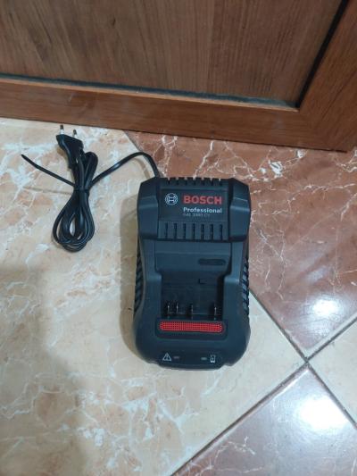 Chargeur Bosch 18v