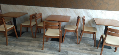 TABLE et Chaises Restaurant /Cafeteria