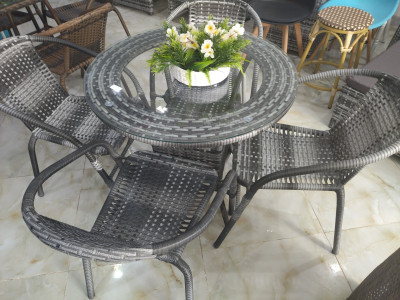 طاولات-table-et-chaise-terrasse-restaurant-cafeteria-براقي-الجزائر