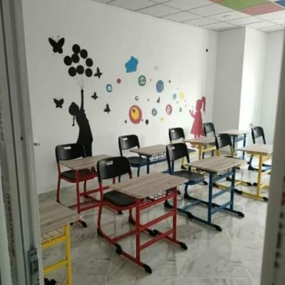 Tables et chaises pour les Ecoles