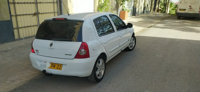 voitures-renault-clio-campus-2014-annaba-algerie