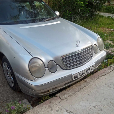 large-sedan-mercedes-classe-e-2001-hadjout-tipaza-algeria