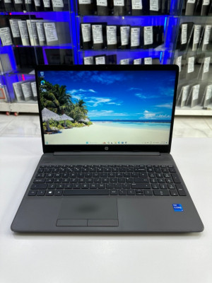 HP 250 G8 NoteBook PC i7-11éme 16GB 256GB SSD 15,6'' Win 11