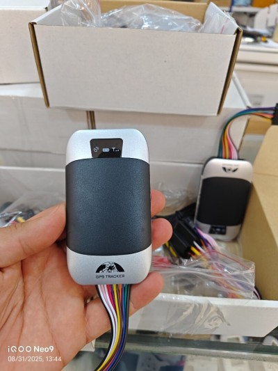 Traceur GPS . GPS TRACKER 303F