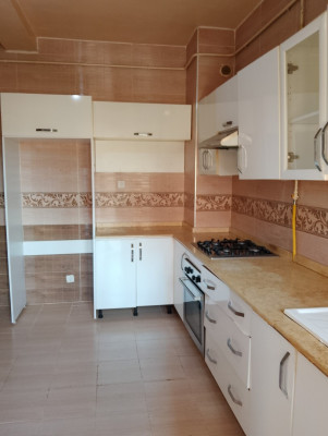 appartement-location-f4-alger-mahelma-algerie