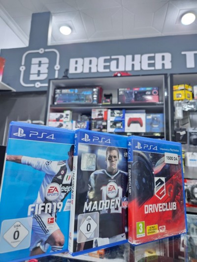 Sony Ps4 Slim 2 manette Copie + 2 Cd