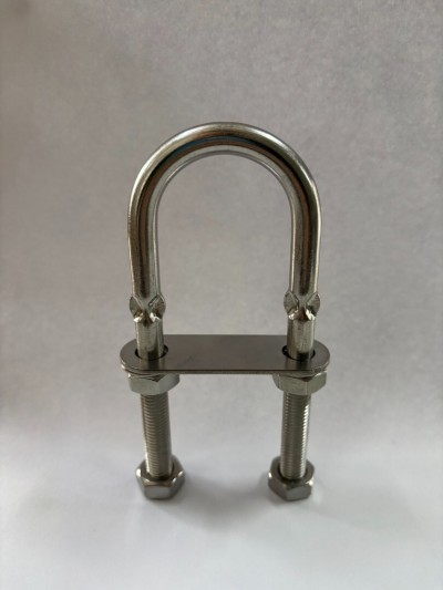 ETRIER AVEC PLAQUE ET DEUX ECROU 