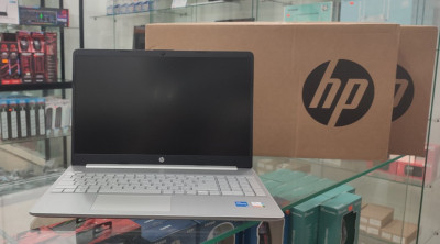Laptop HP 15s (i5 Gen 12) silver Neuf Jamais utiliser