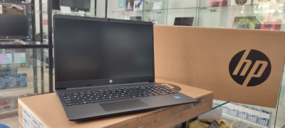 Laptop HP 15s i3 (12 Génération) neuf jamais utiliser 15.6"