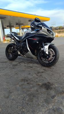 motos-scooters-yamaha-r1-crossplane-2011-staoueli-alger-algerie