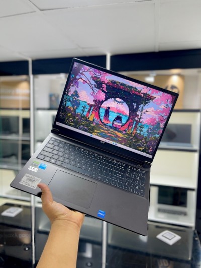 ACER SHADOW I5 14450Hx 16GB 512GB SSD RTX 4060 8GB 2K 165HZ