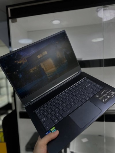 MSI STEALTH 15M I7-11375H 16GB 1TB RTX 3060 6GB VRAM 144HZ