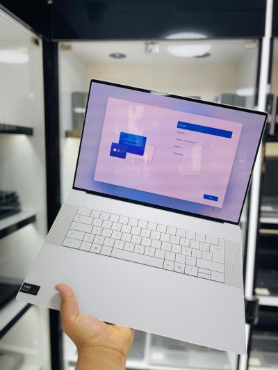 DELL XPS 9640 ULTRA 7 155H 16GB 1TB 4050 6GB VRAM