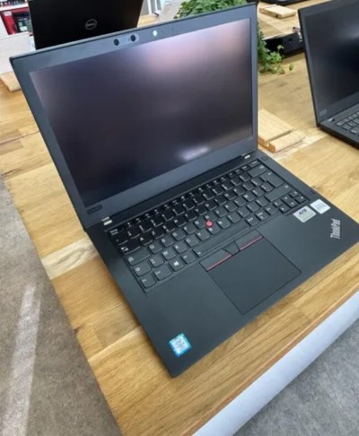 LAPTOP EUROPÉEN LENOVO I5 8 ème GÉNÉRATION DOUBLE batteries 