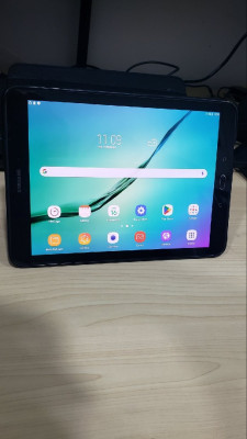 Des tablettes Samsung Galaxy wifi carte sim 32 G garantie 3 mois d origine d Europe 