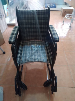 fauteuil chaise roulant(e) enfant