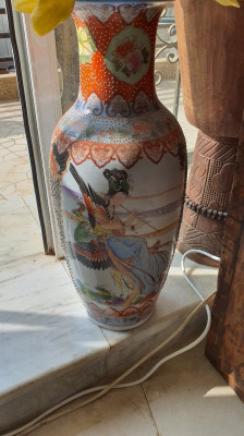 Ancien Grand Vase balustre Chinois style Moriage peints à la main, 62 cm en porcelaine 