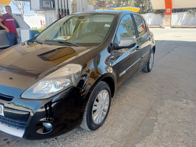 voitures-renault-clio-3-2012-night-and-day-mostaganem-algerie