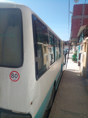 bus-كواستر-طويوطا-2006-oued-zenati-guelma-algerie